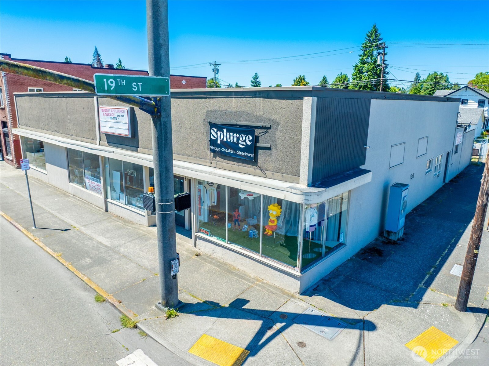 1906 Broadway Property Photo 6