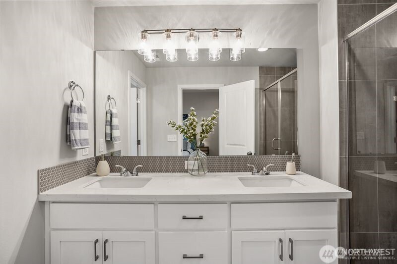 7424 107 Street Ct Property Photo 15