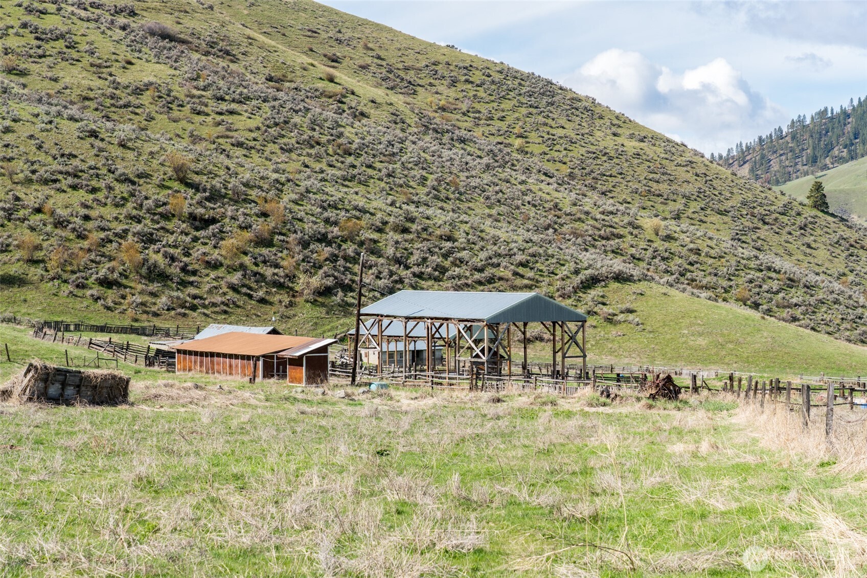 7993 Nahahum Canyon Road Property Photo 3