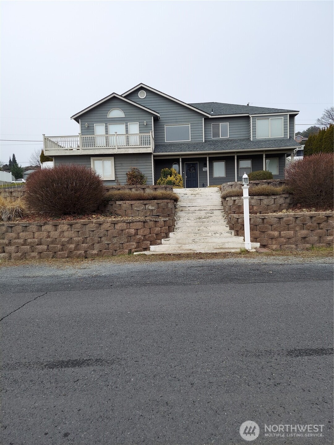 405 Strand Road Property Photo 1