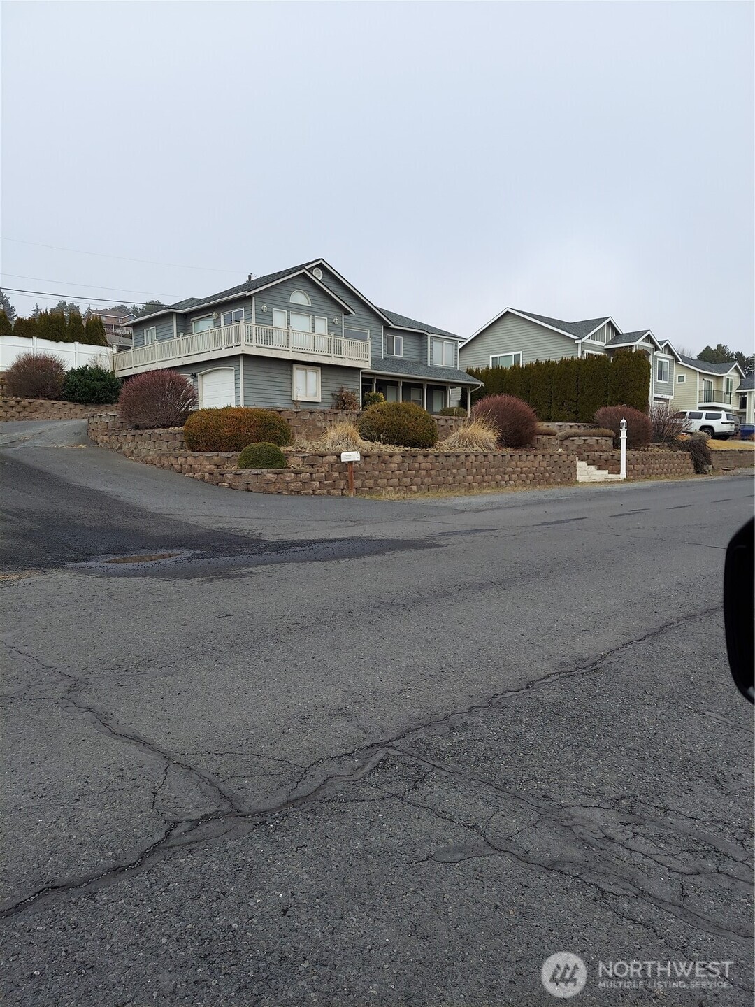 405 Strand Road Property Photo 4