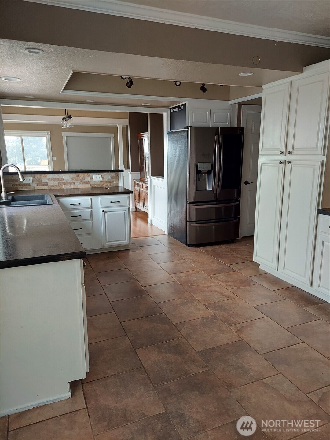 405 Strand Road Property Photo 12