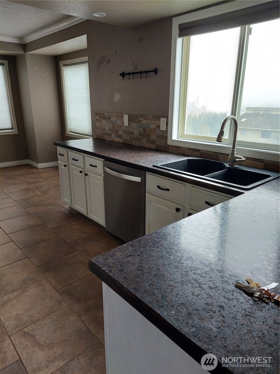405 Strand Road Property Photo 13
