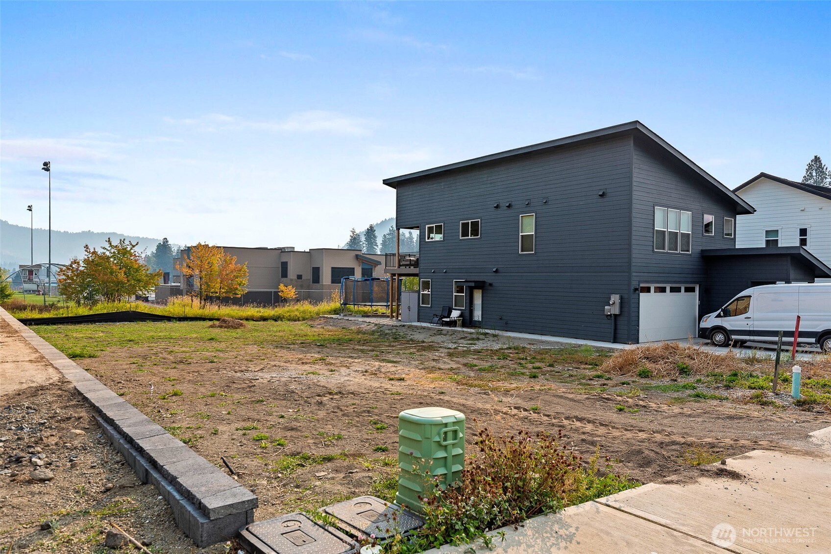 648 Central Property Photo 5