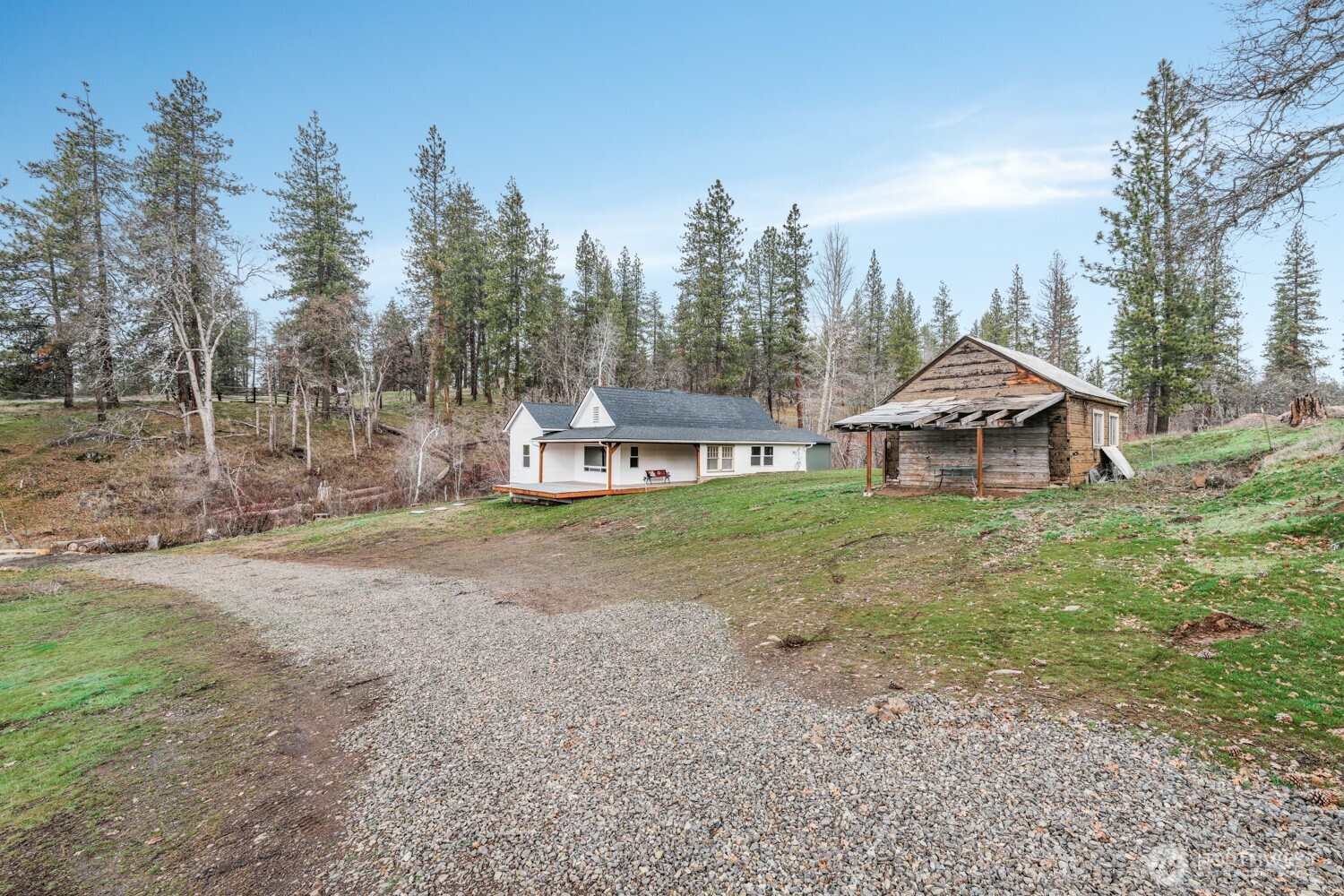 932 Zelinski Road Property Photo 1