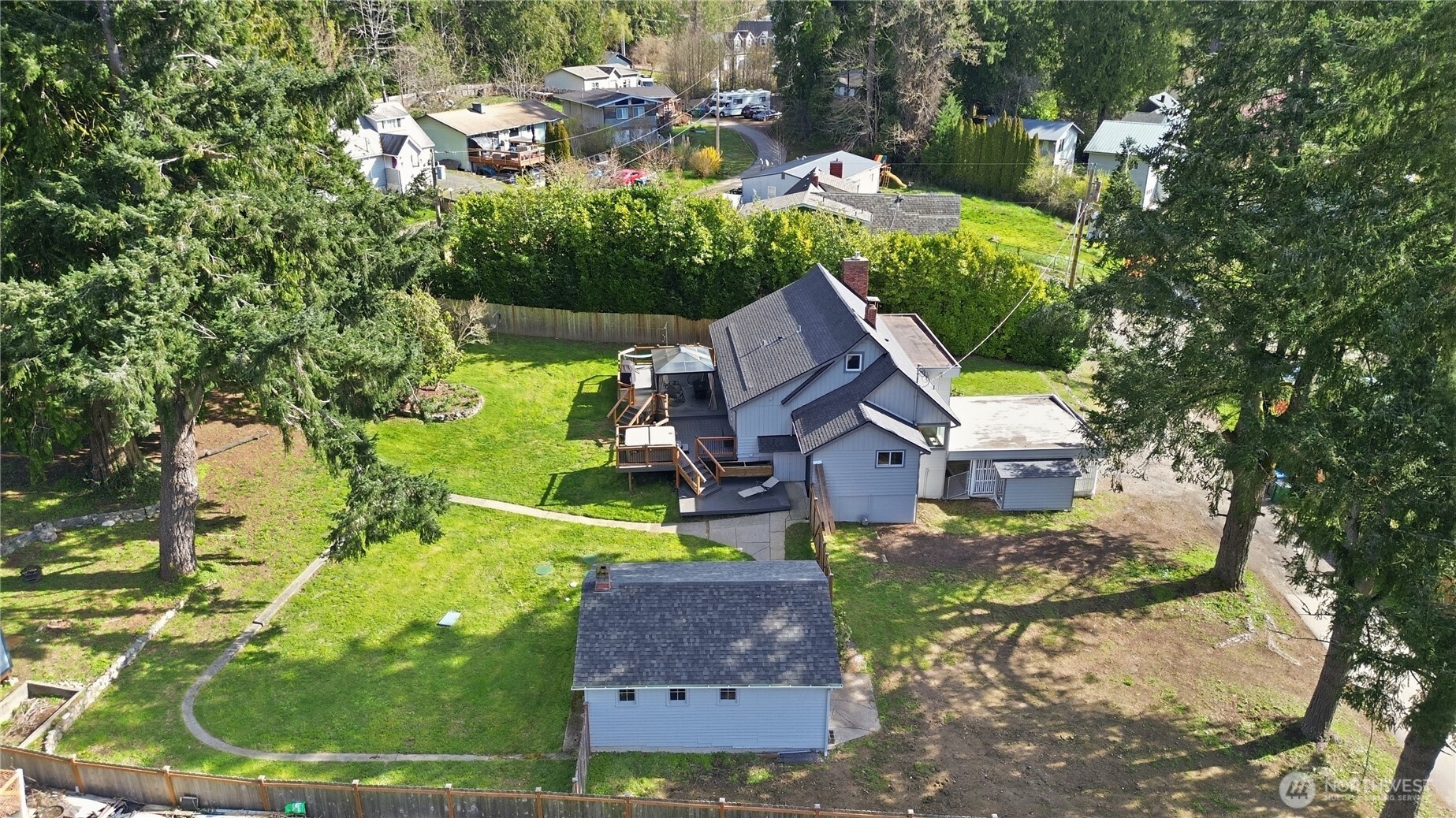 1913 Deville Drive Property Photo 5