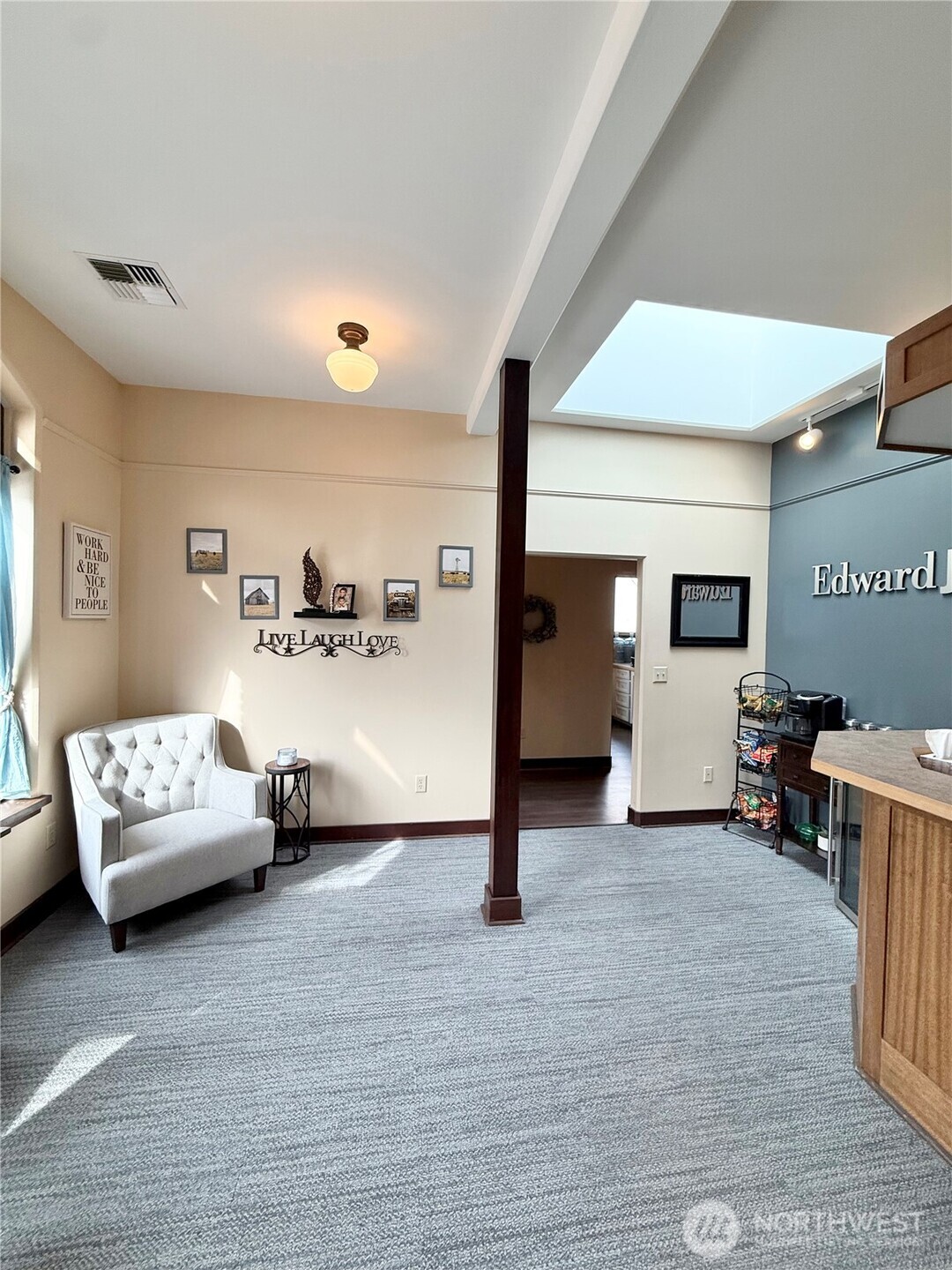 214 Pine Street Property Photo 6