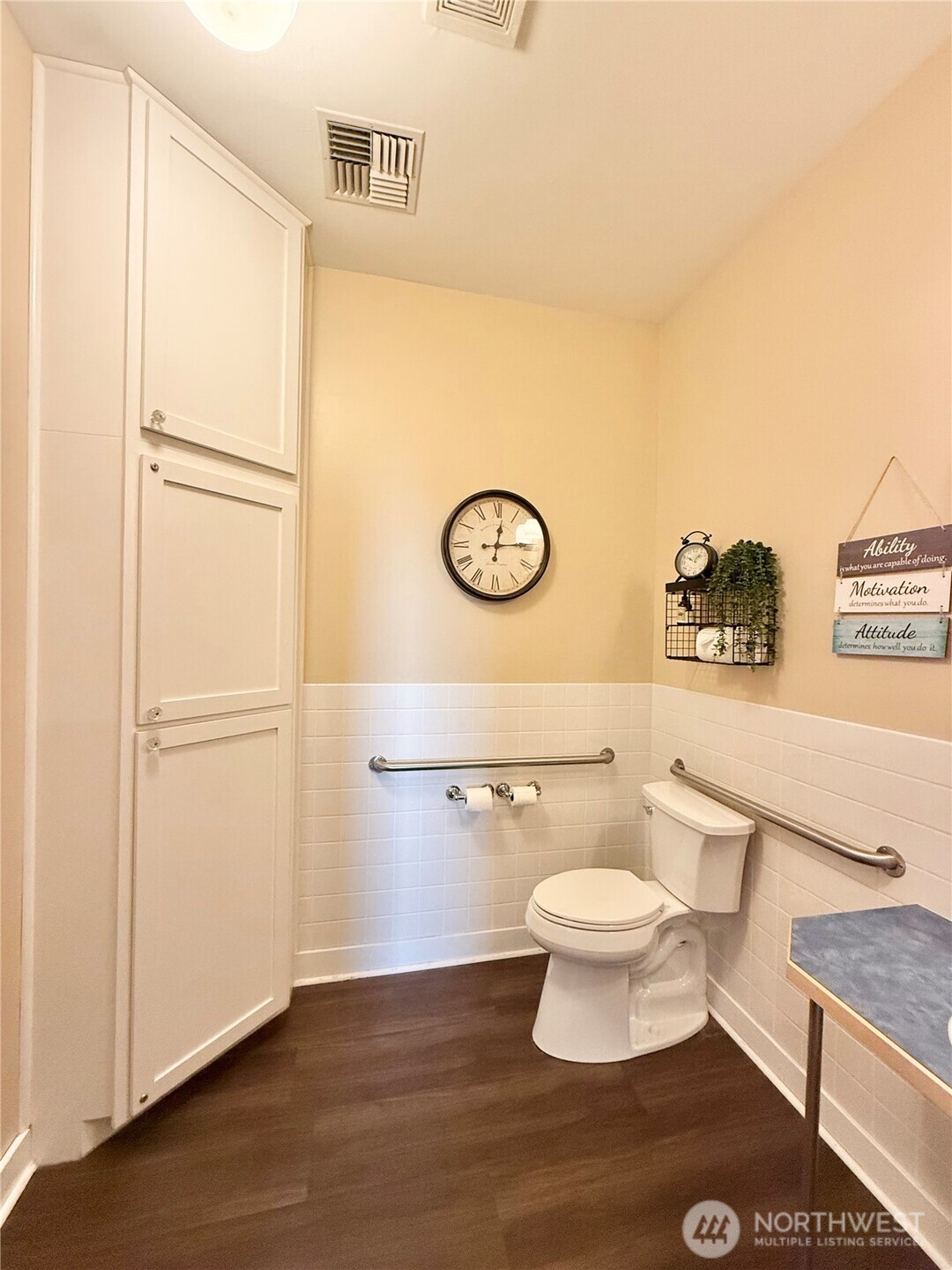 214 Pine Street Property Photo 13