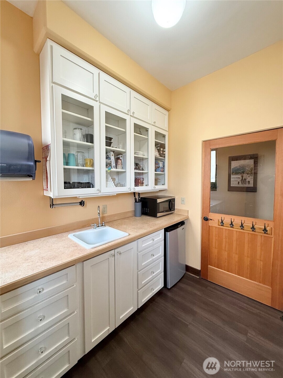 214 Pine Street Property Photo 16