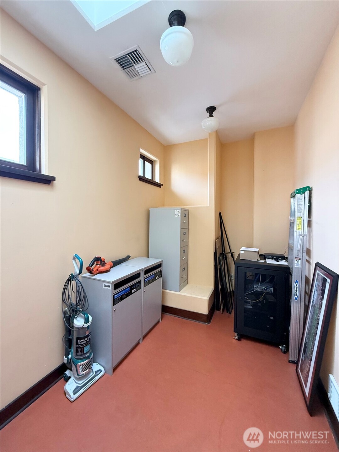 214 Pine Street Property Photo 17