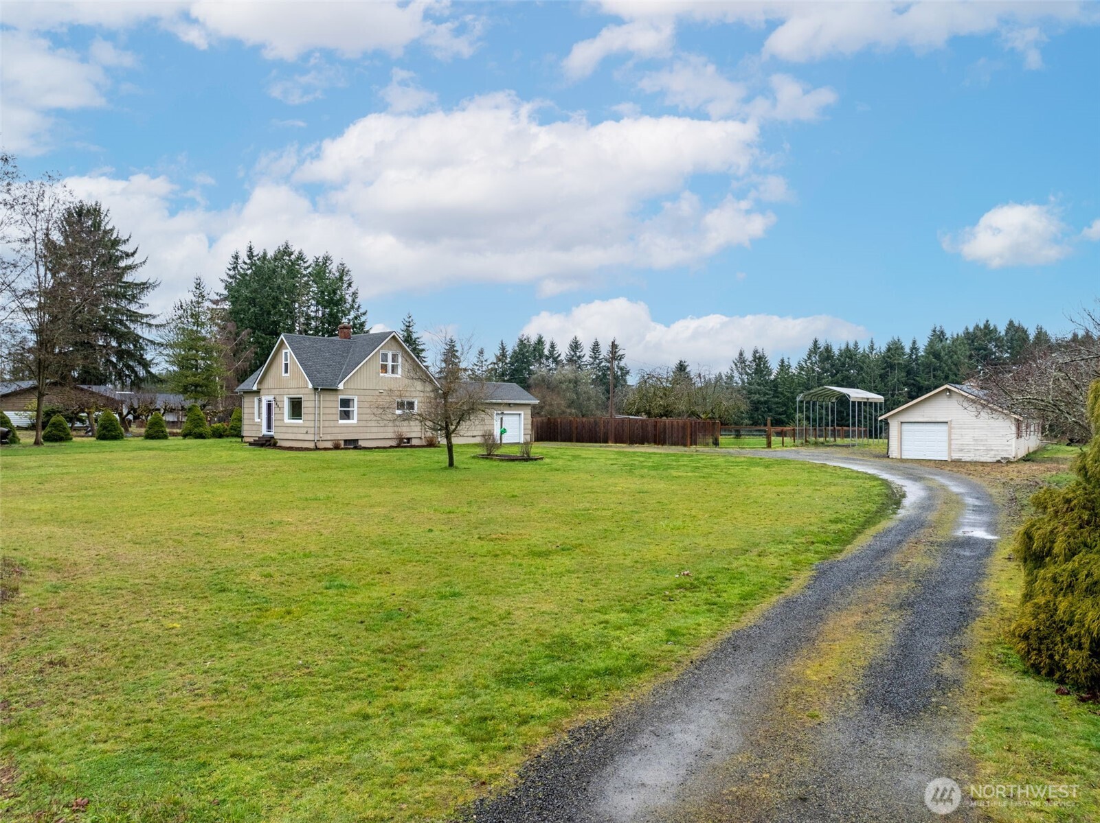862 King Road Property Photo 1
