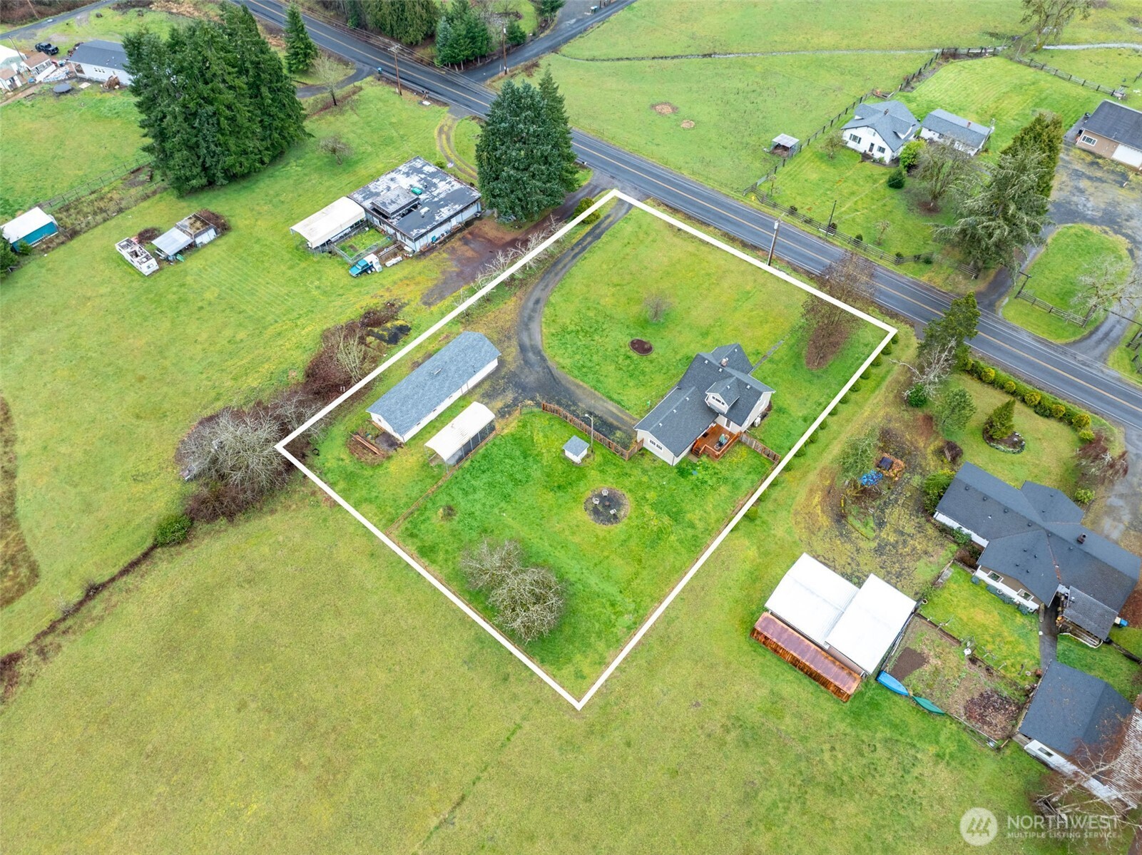 862 King Road Property Photo 4