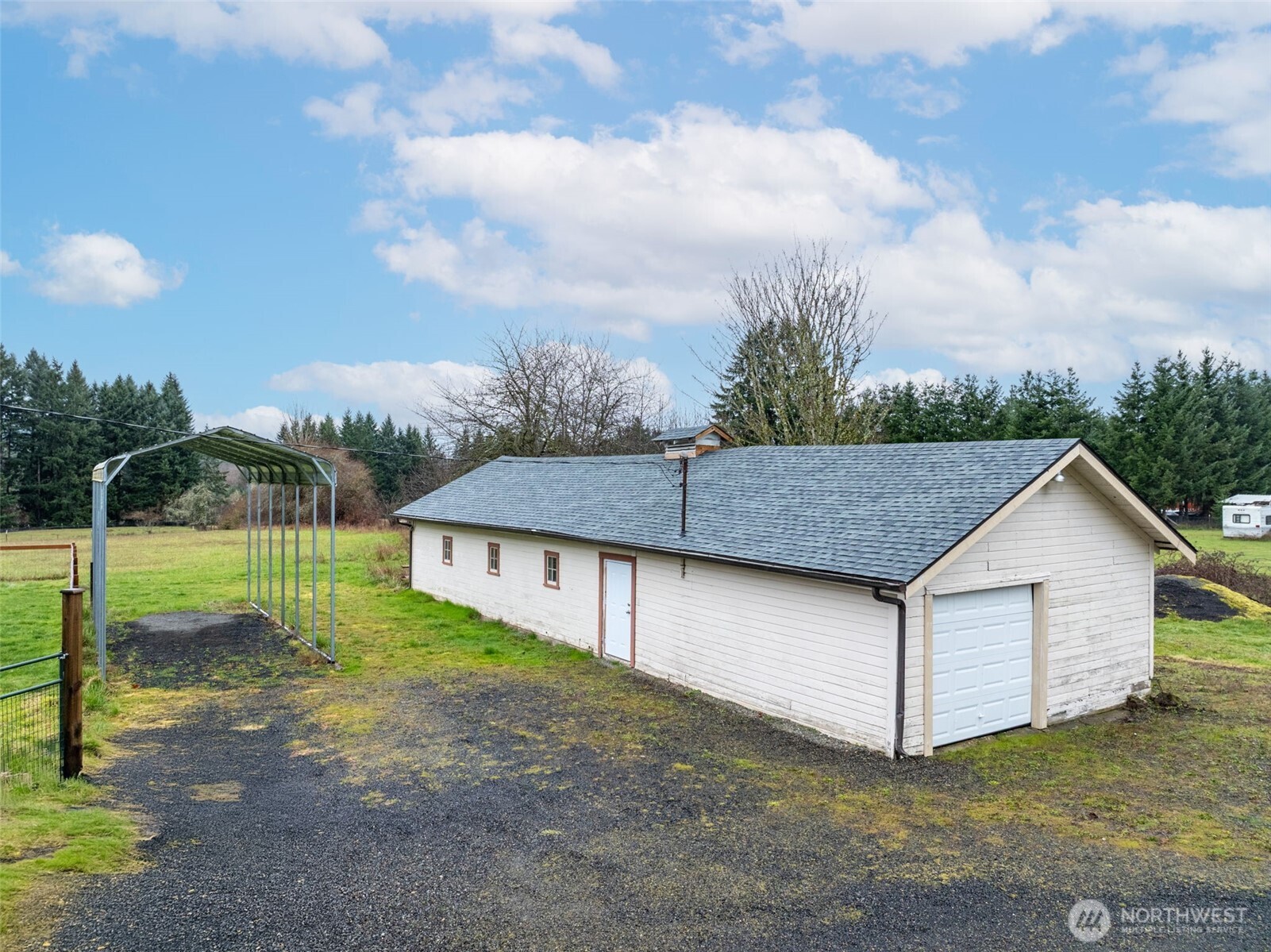 862 King Road Property Photo 36