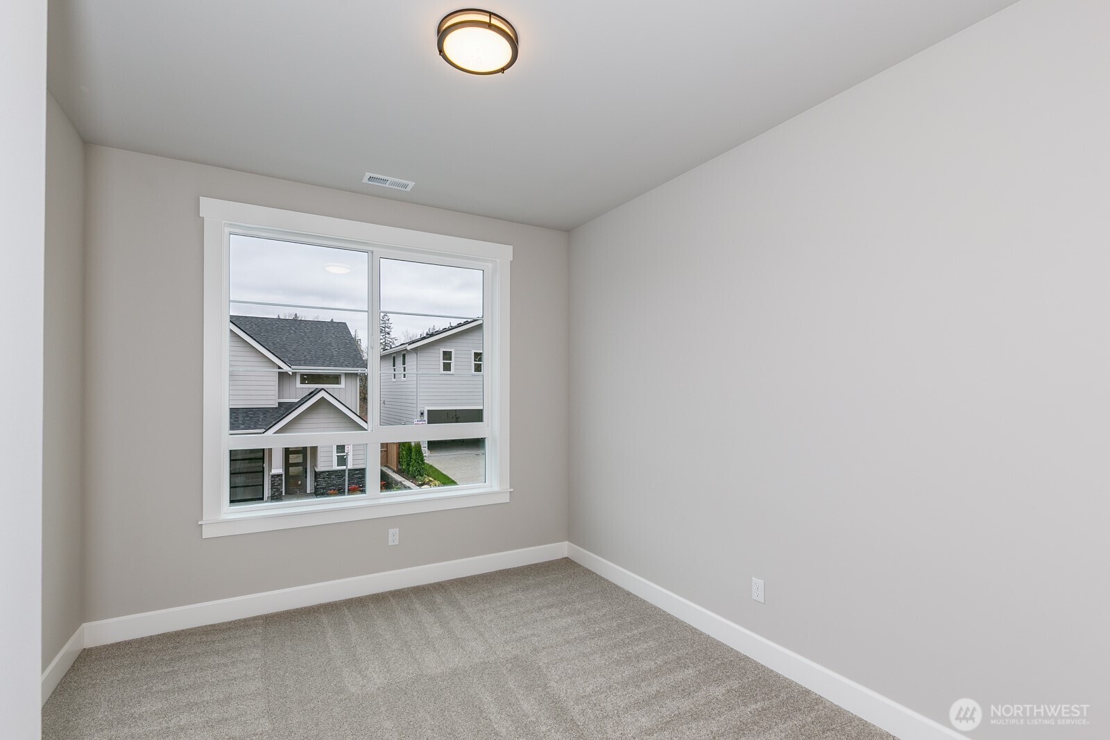 20316 94th Drive Property Photo 13