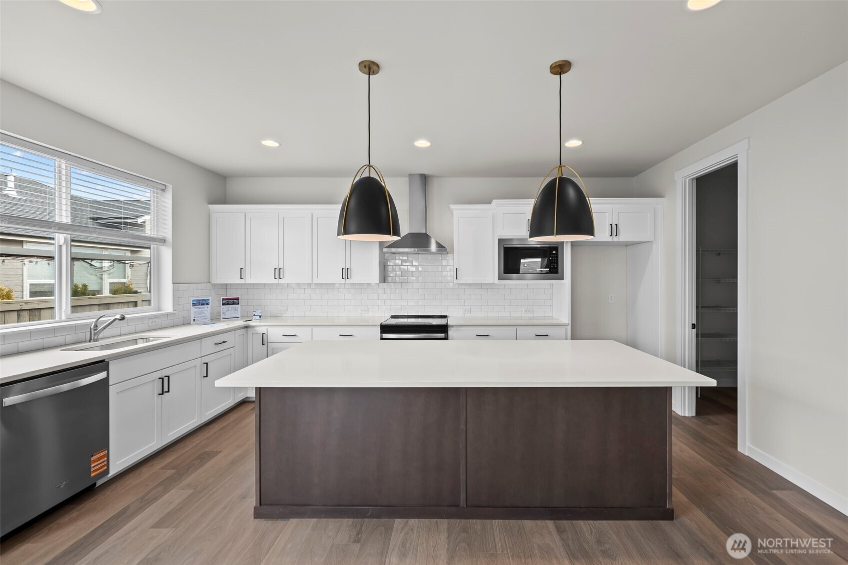 3183 Roosevelt Avenue Property Photo 10