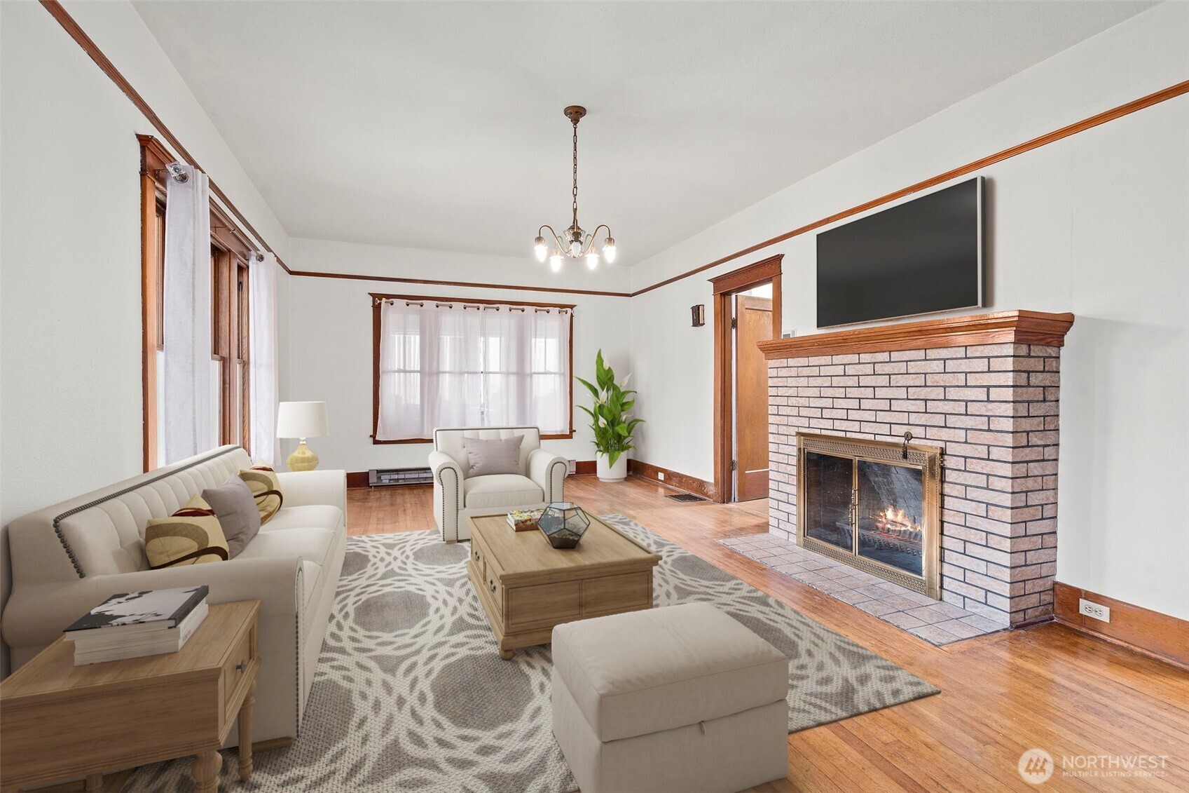 26 Se Spring Street Property Photo 6