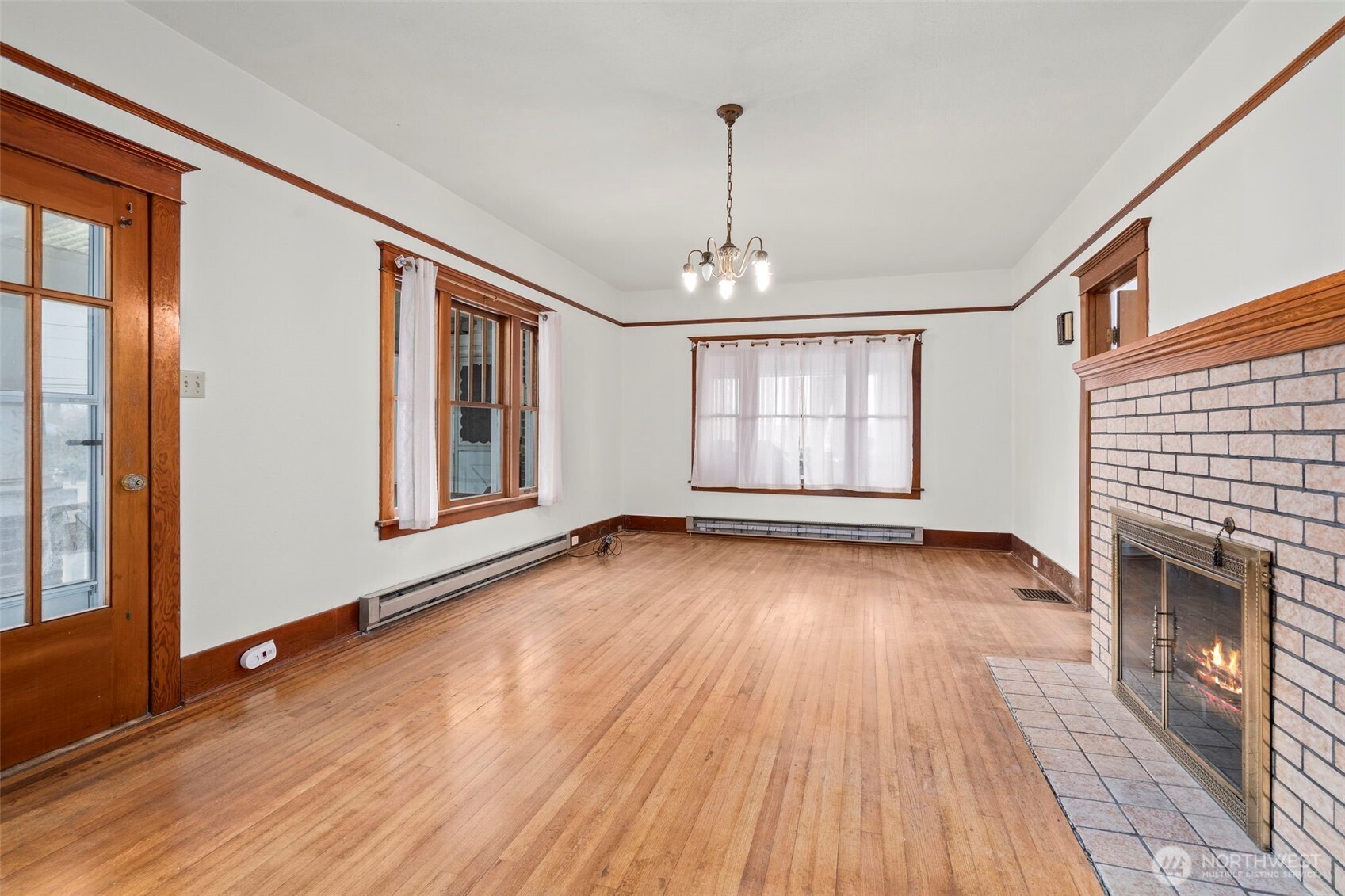 26 Se Spring Street Property Photo 8