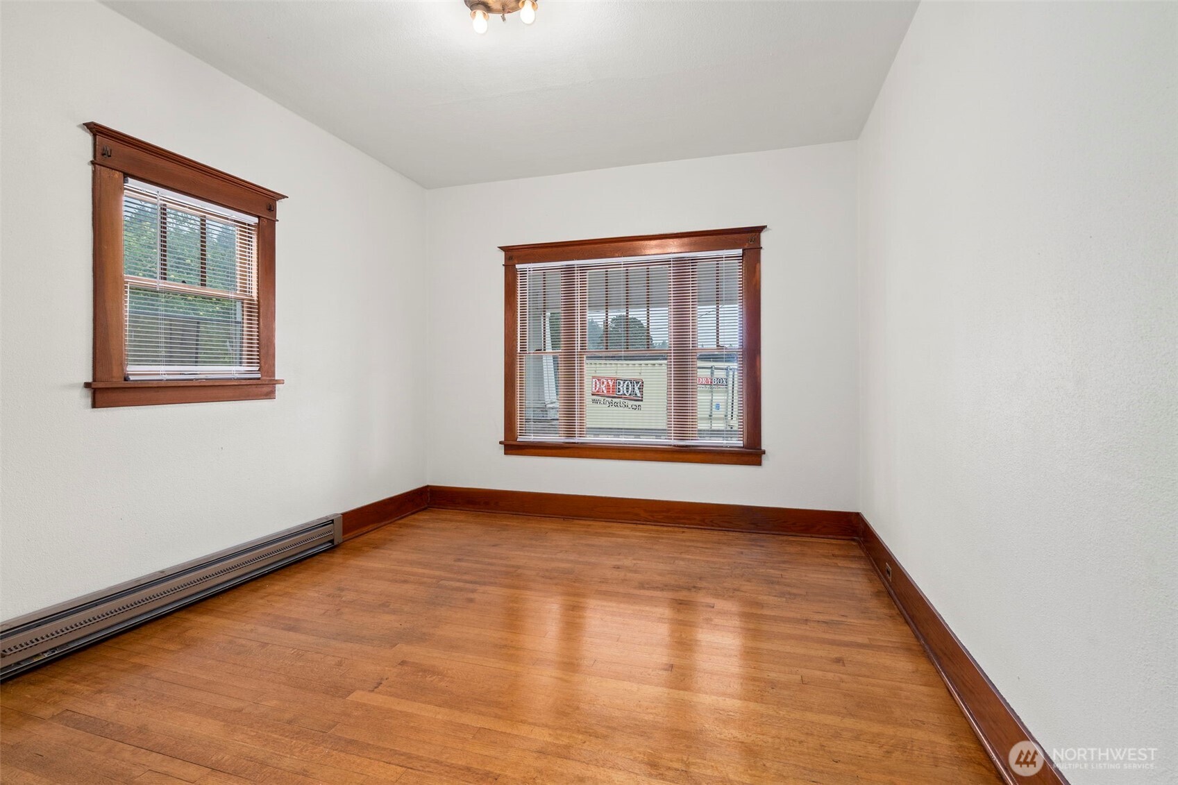 26 Se Spring Street Property Photo 16