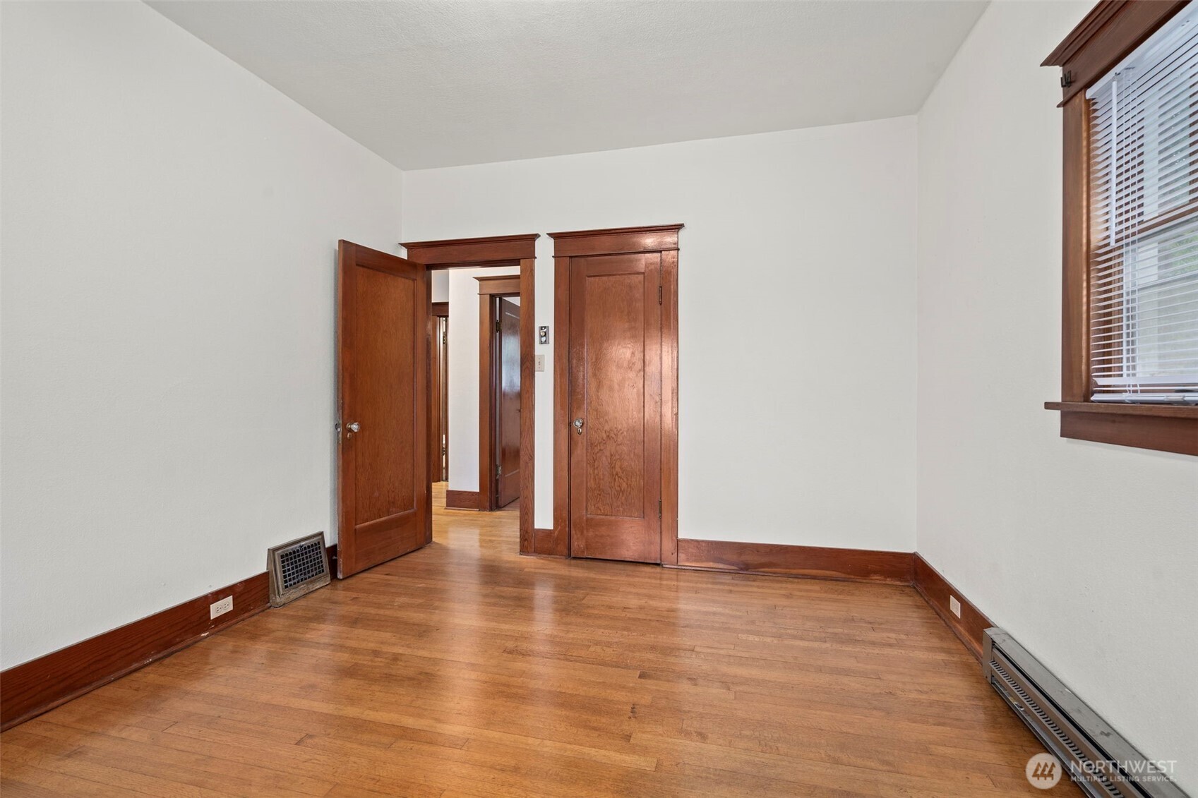26 Se Spring Street Property Photo 17