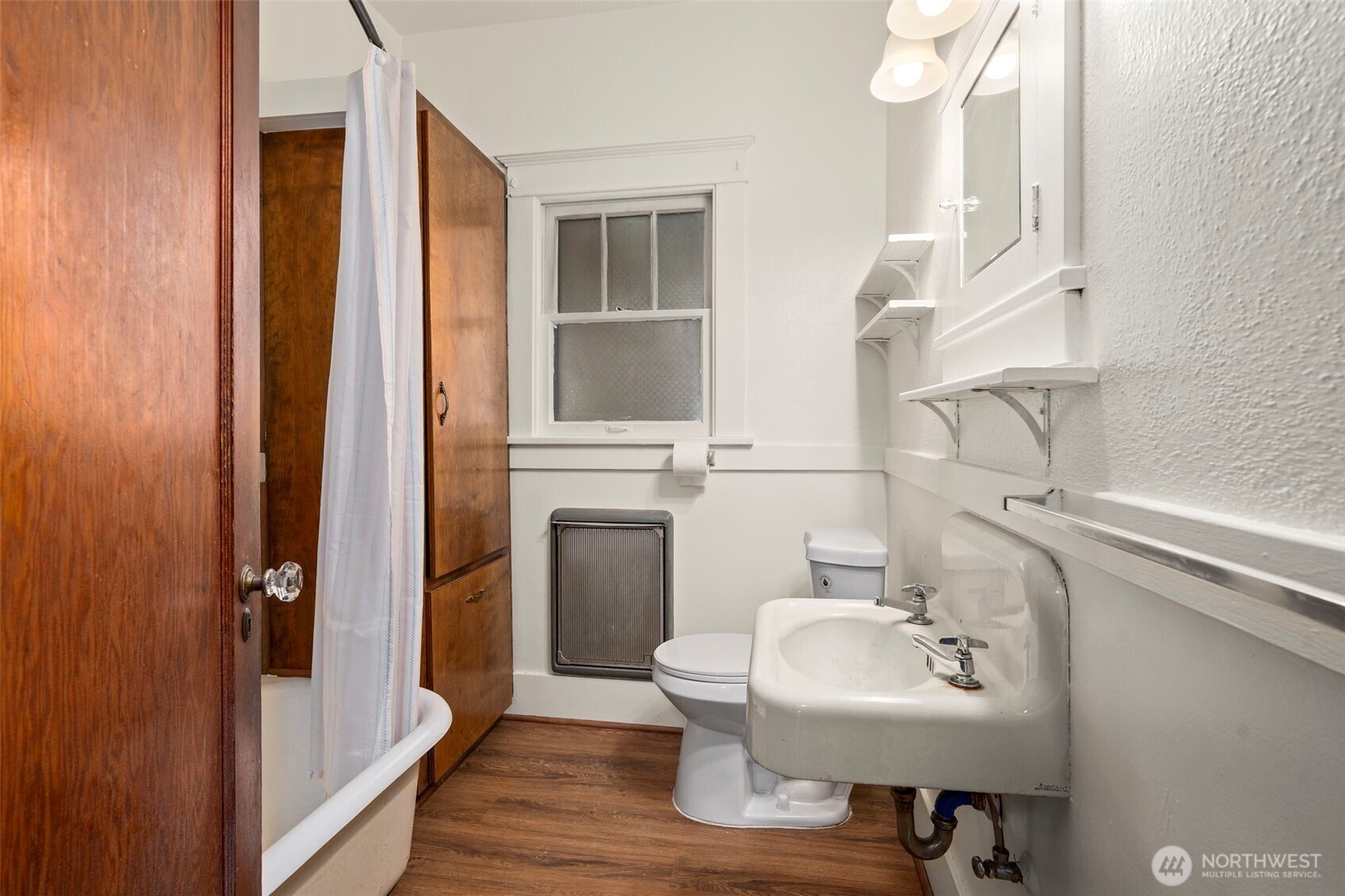 26 Se Spring Street Property Photo 18
