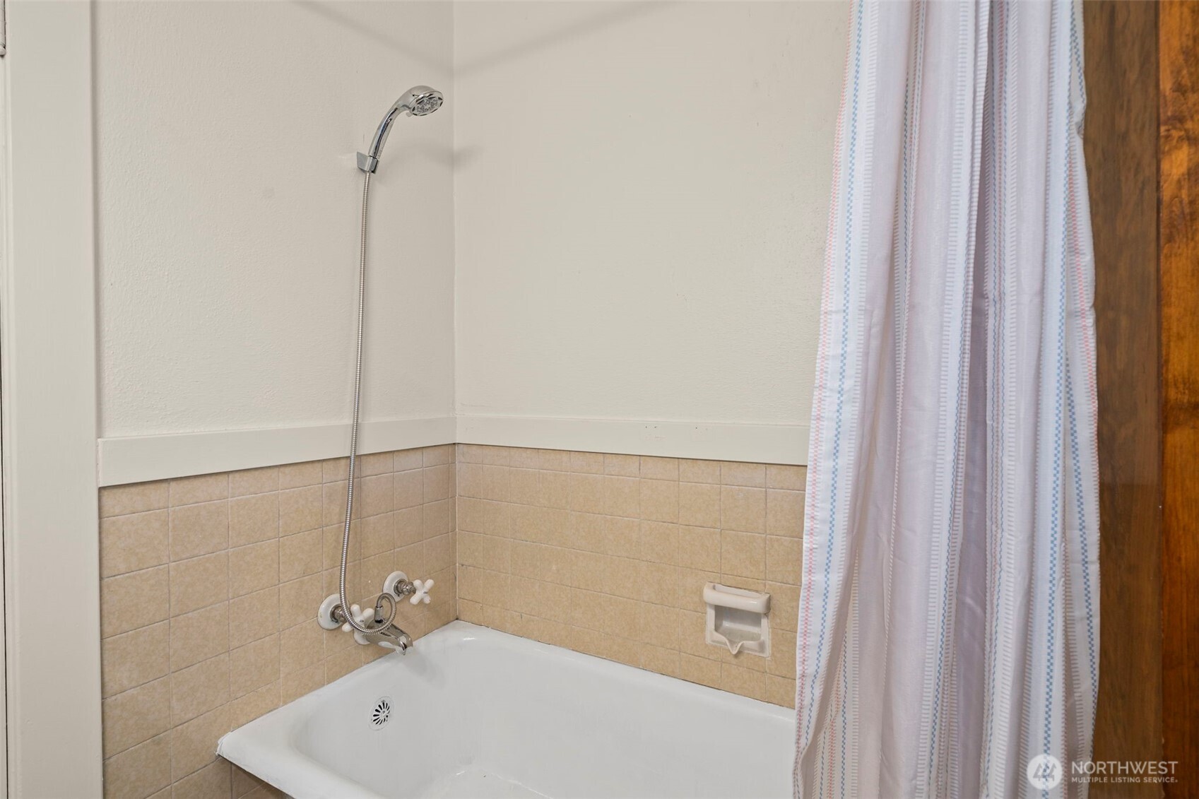 26 Se Spring Street Property Photo 19