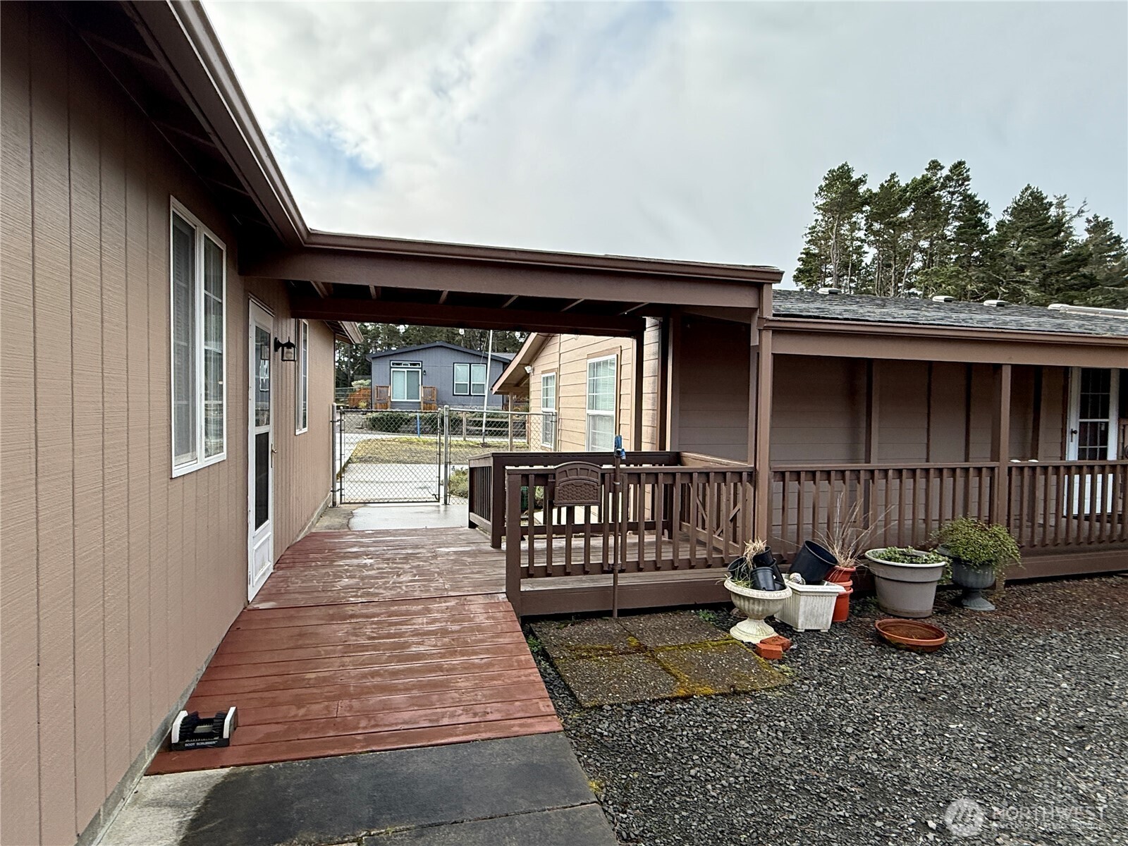 1207 215th Lane Property Photo 4
