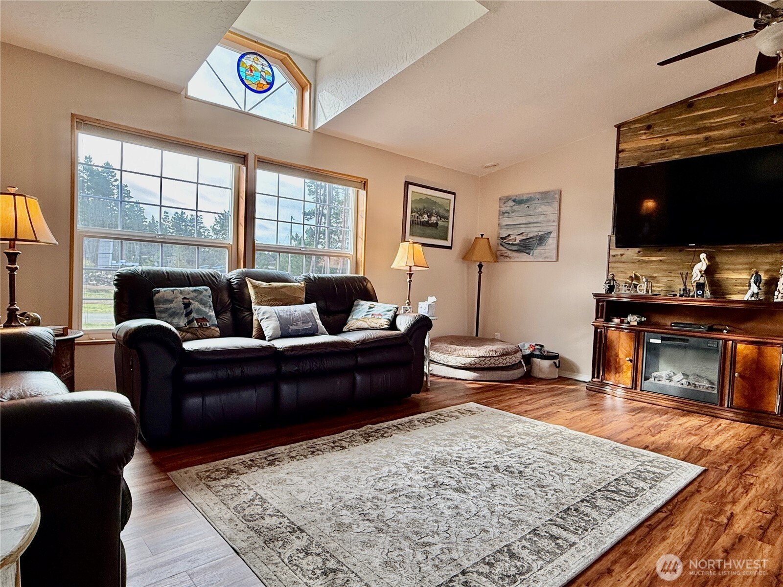 1207 215th Lane Property Photo 9