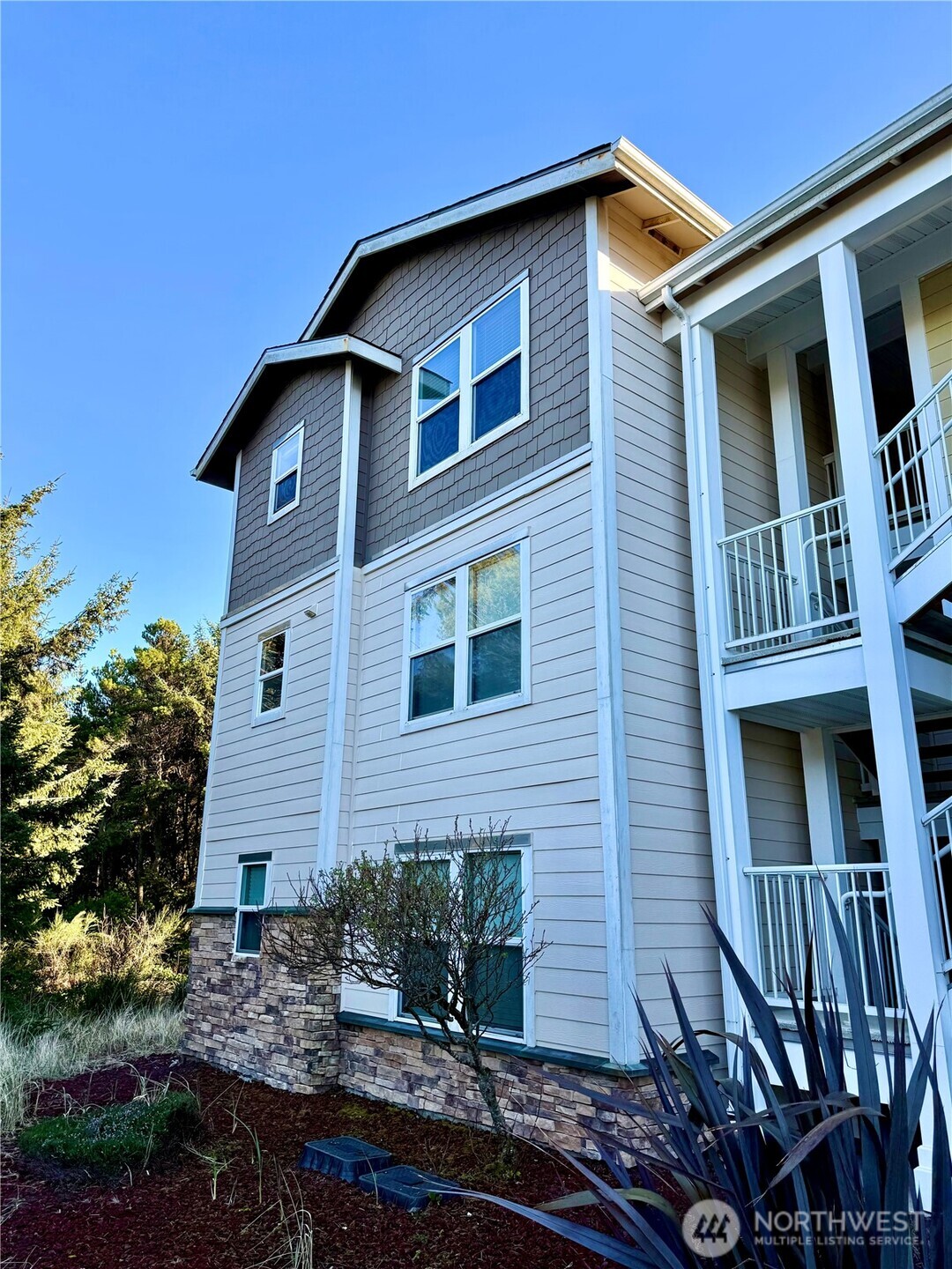 1600 W Ocean Avenue 1311 Property Photo 4