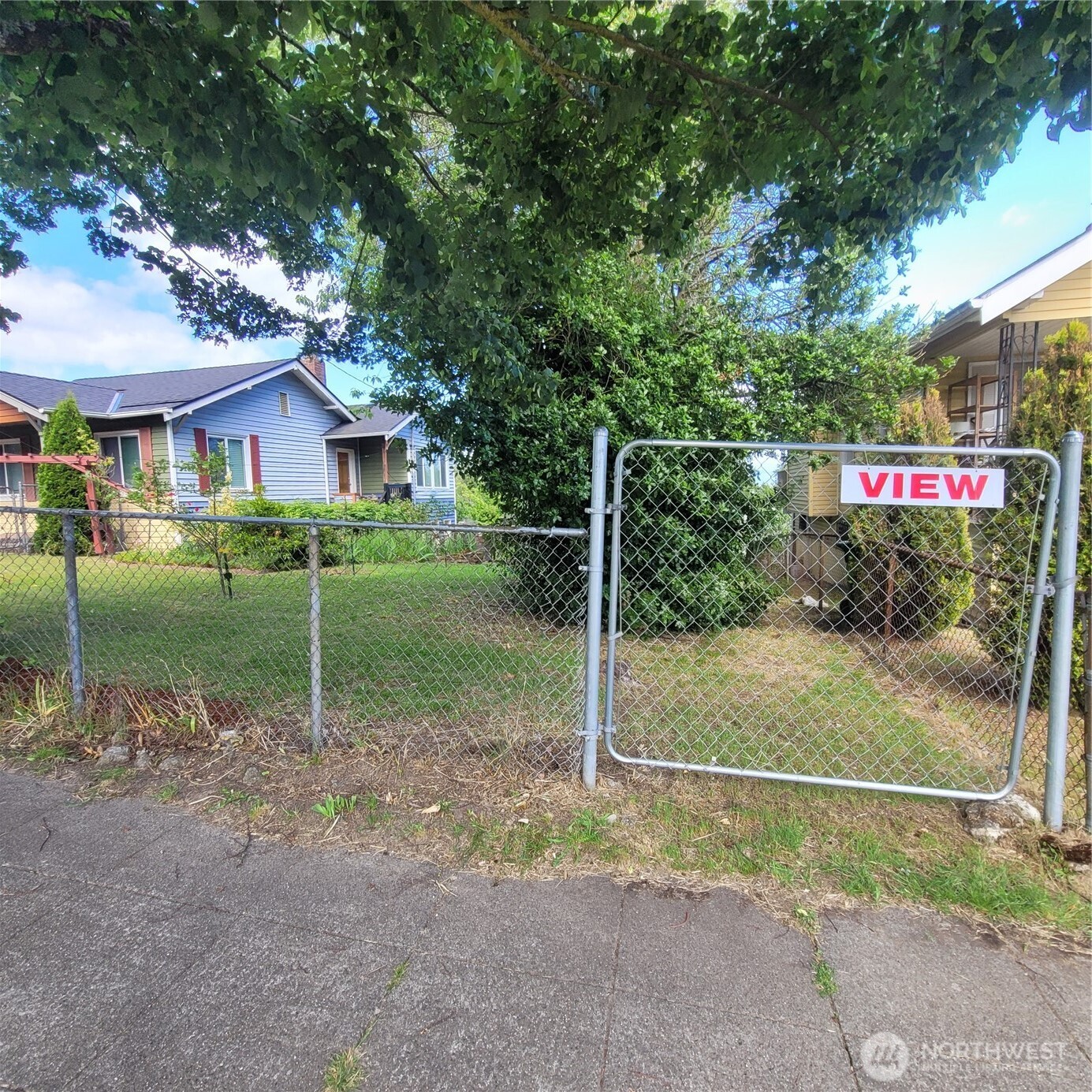 8028 Beacon Avenue Property Photo 2