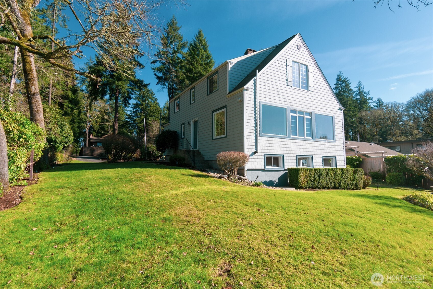 10826 Meadow Road Property Photo 3