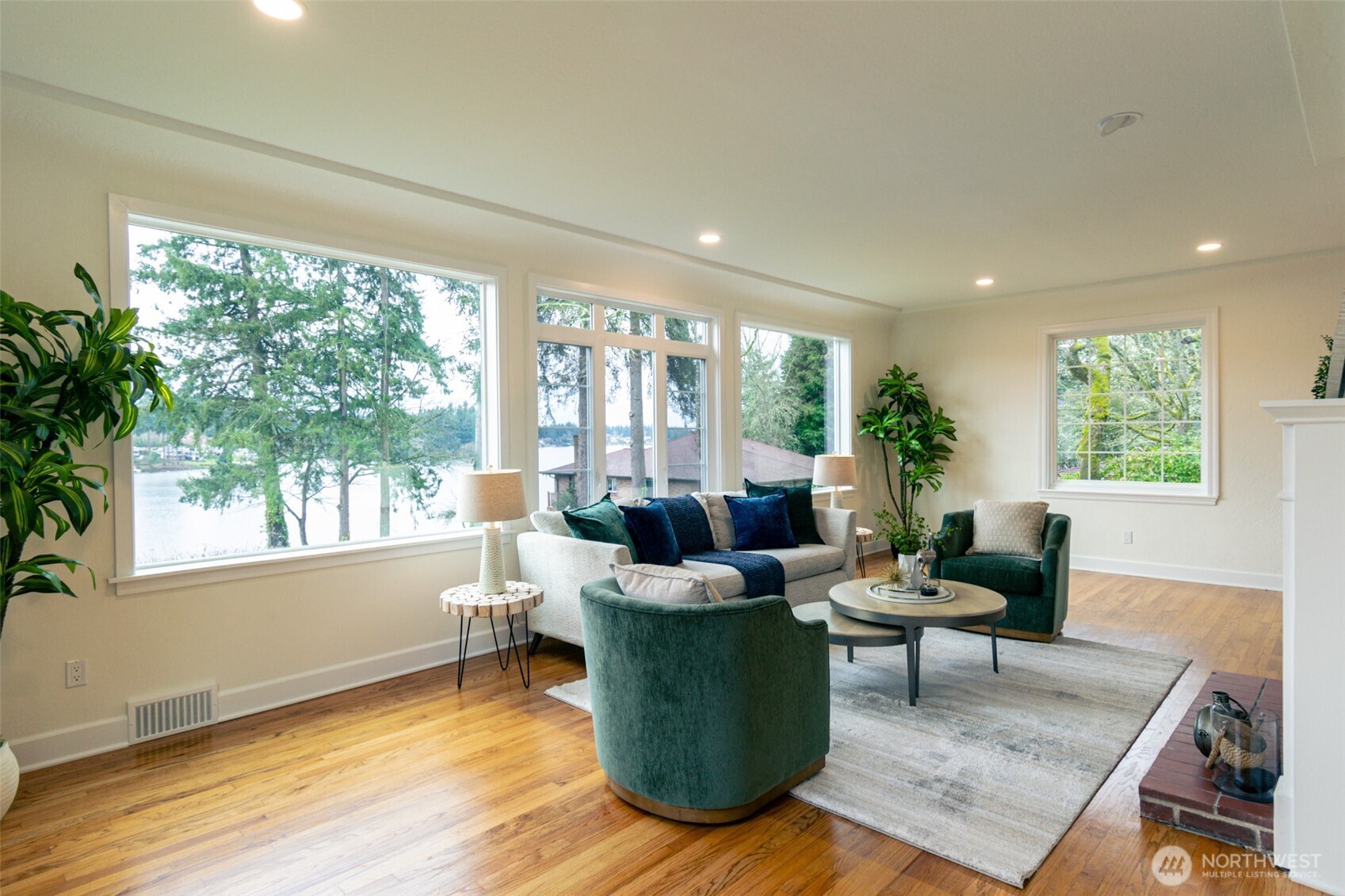 10826 Meadow Road Property Photo 8