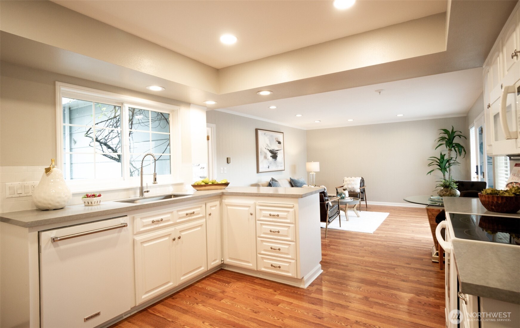 10826 Meadow Road Property Photo 13