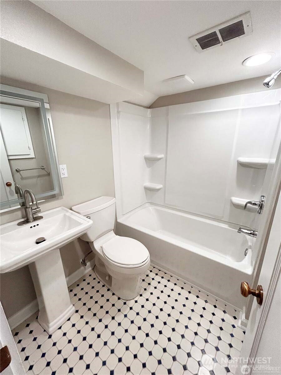 10826 Meadow Road Property Photo 29
