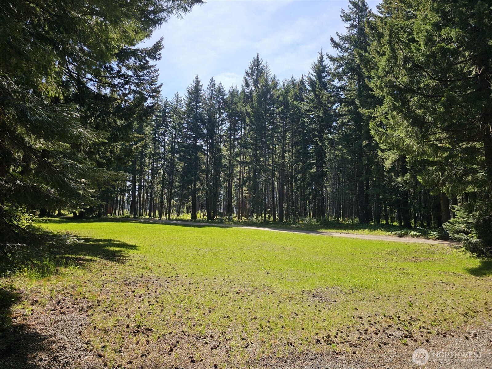 551 Pioneer Trail Property Photo 3