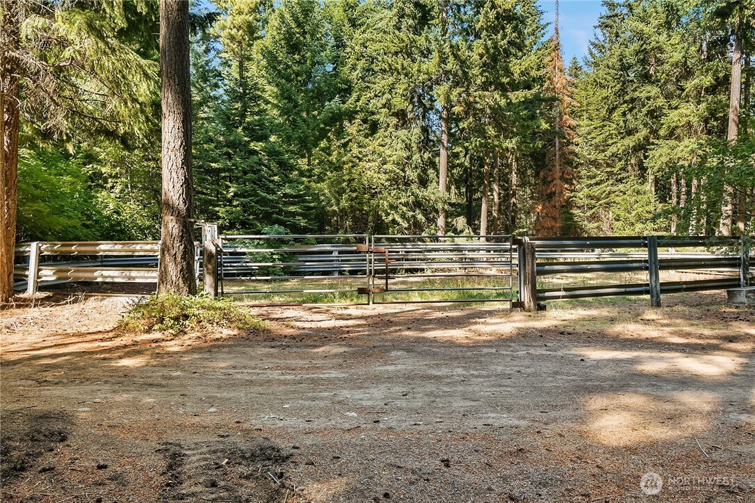 551 Pioneer Trail Property Photo 18