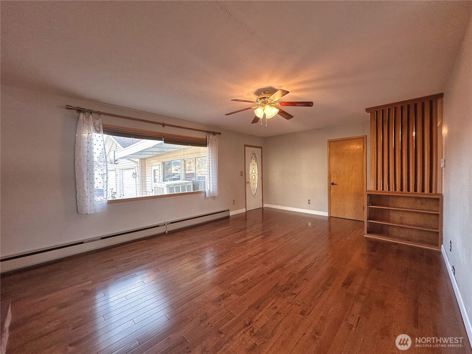 804 Central Drive Property Photo 2