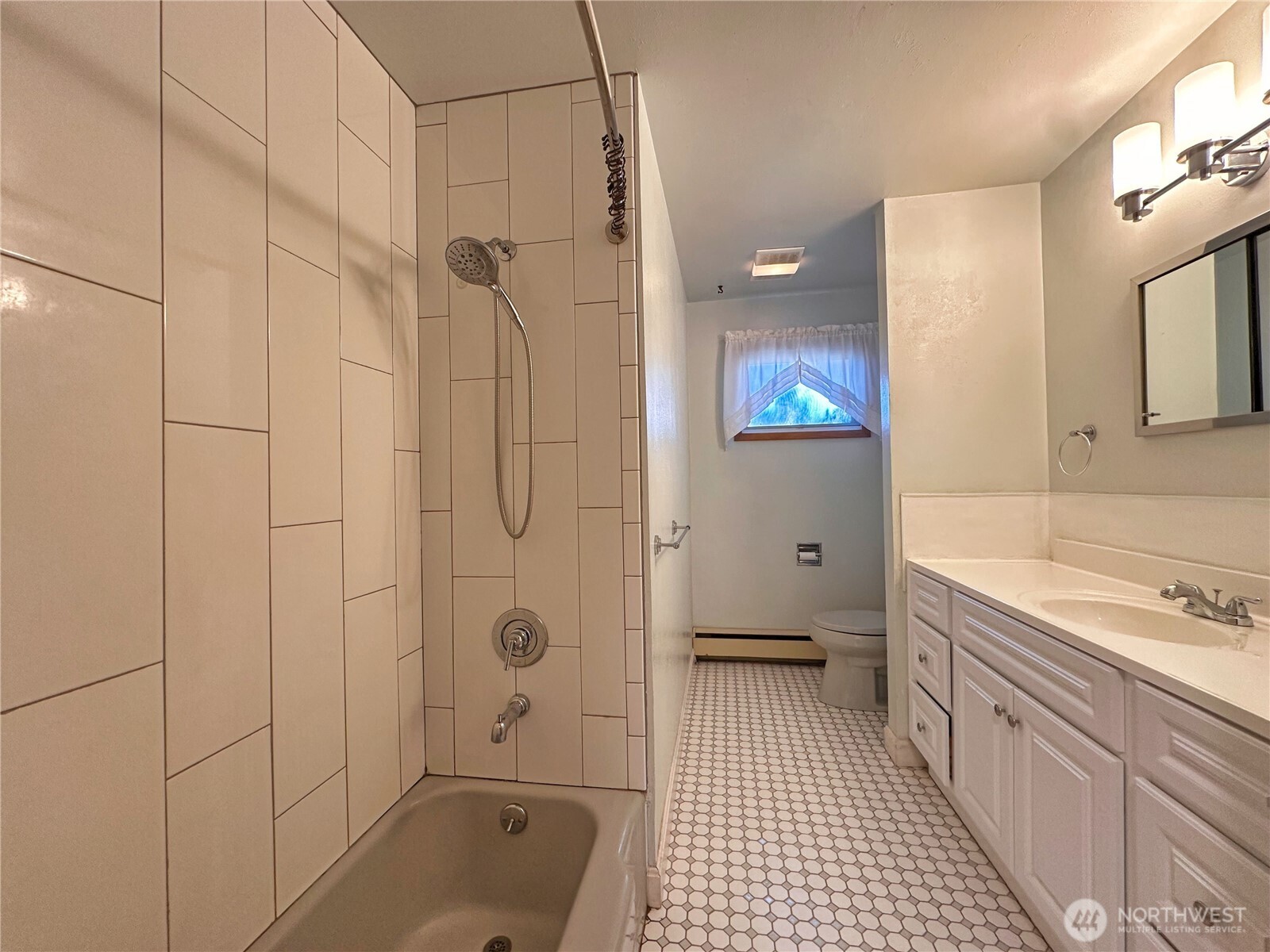 804 Central Drive Property Photo 11