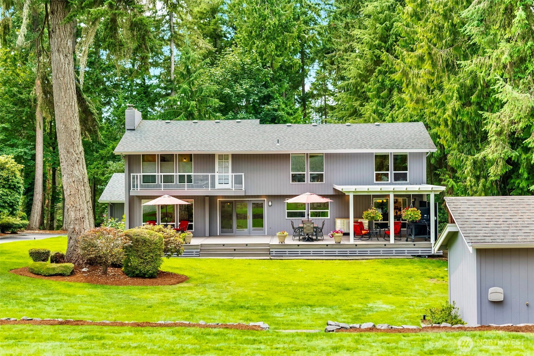 407 Point Fosdick Drive Property Photo 2
