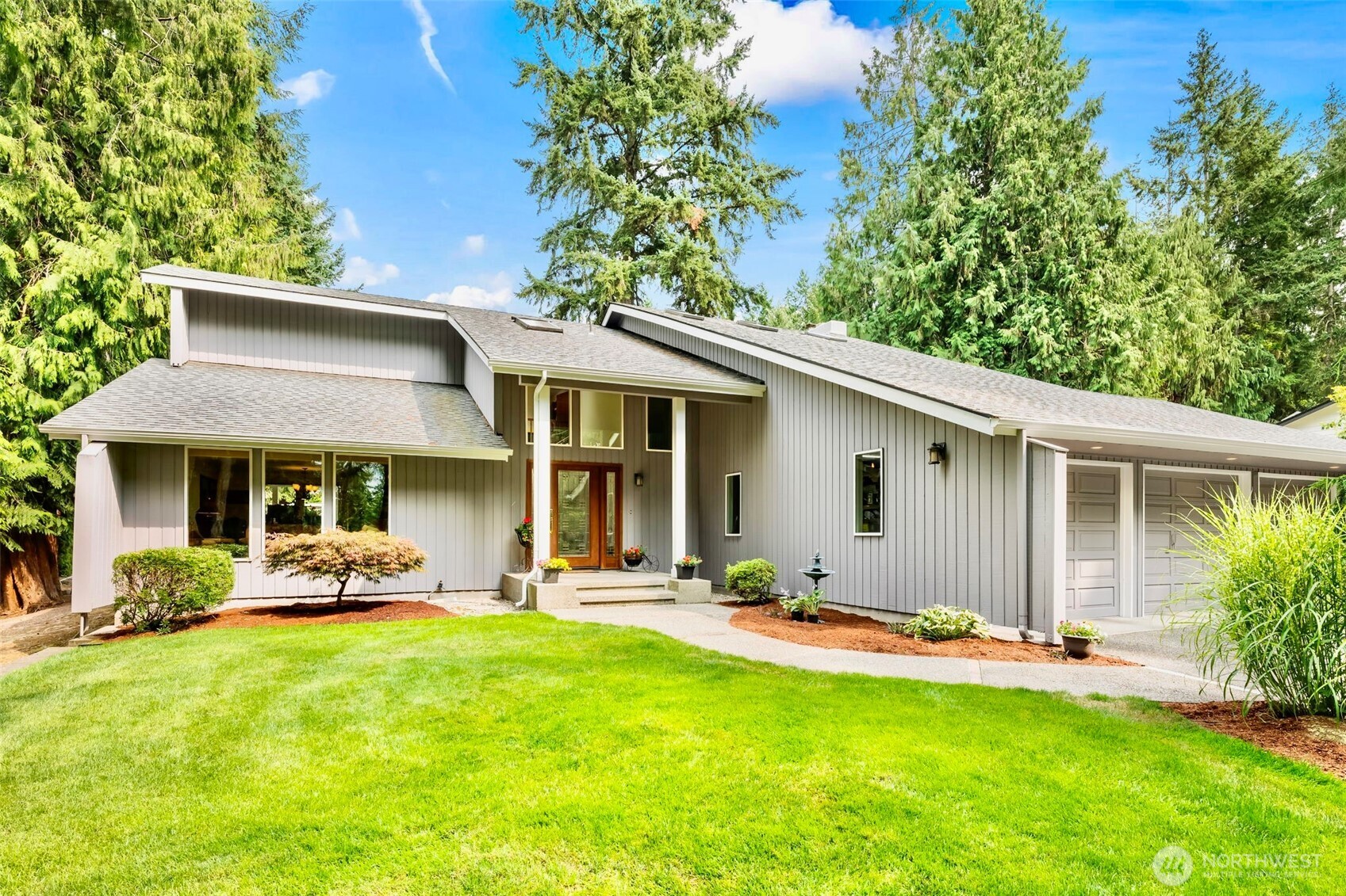 407 Point Fosdick Drive Property Photo 3