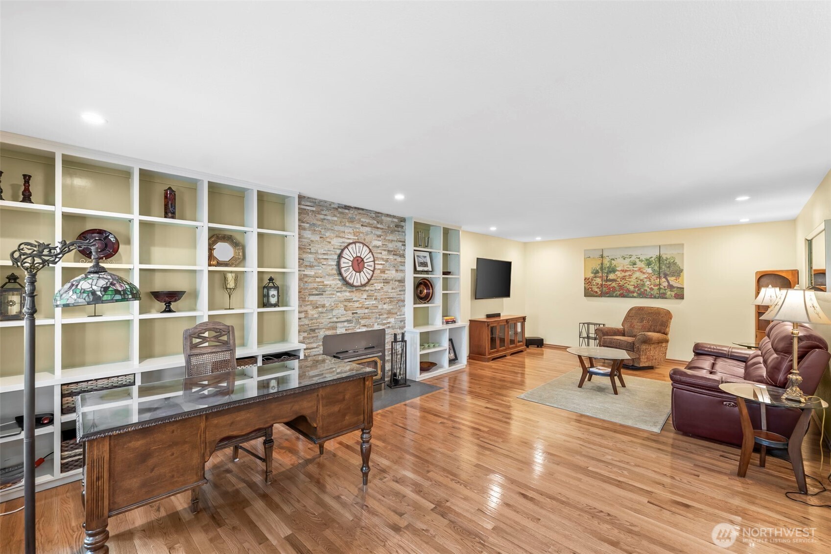 407 Point Fosdick Drive Property Photo 13