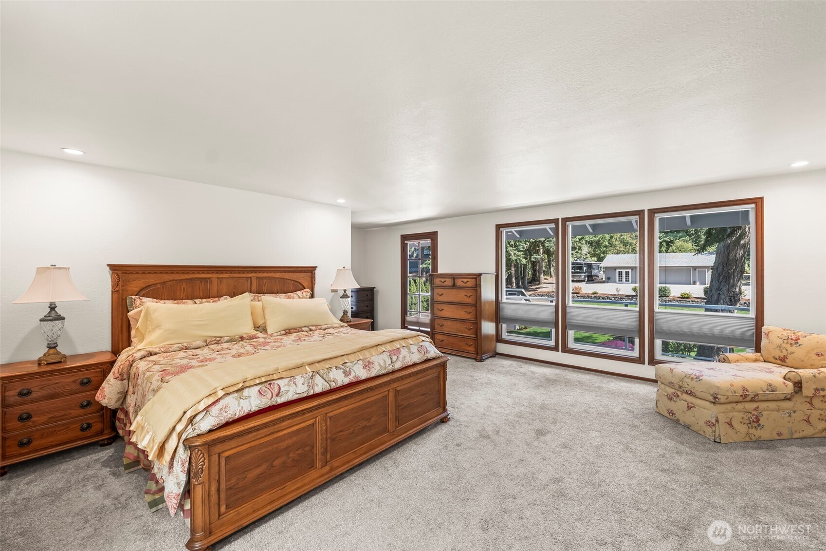 407 Point Fosdick Drive Property Photo 18