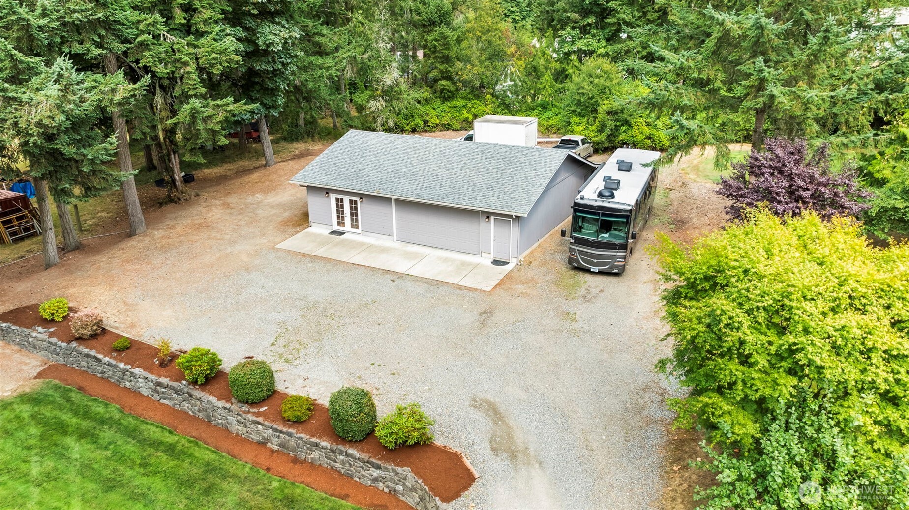 407 Point Fosdick Drive Property Photo 27