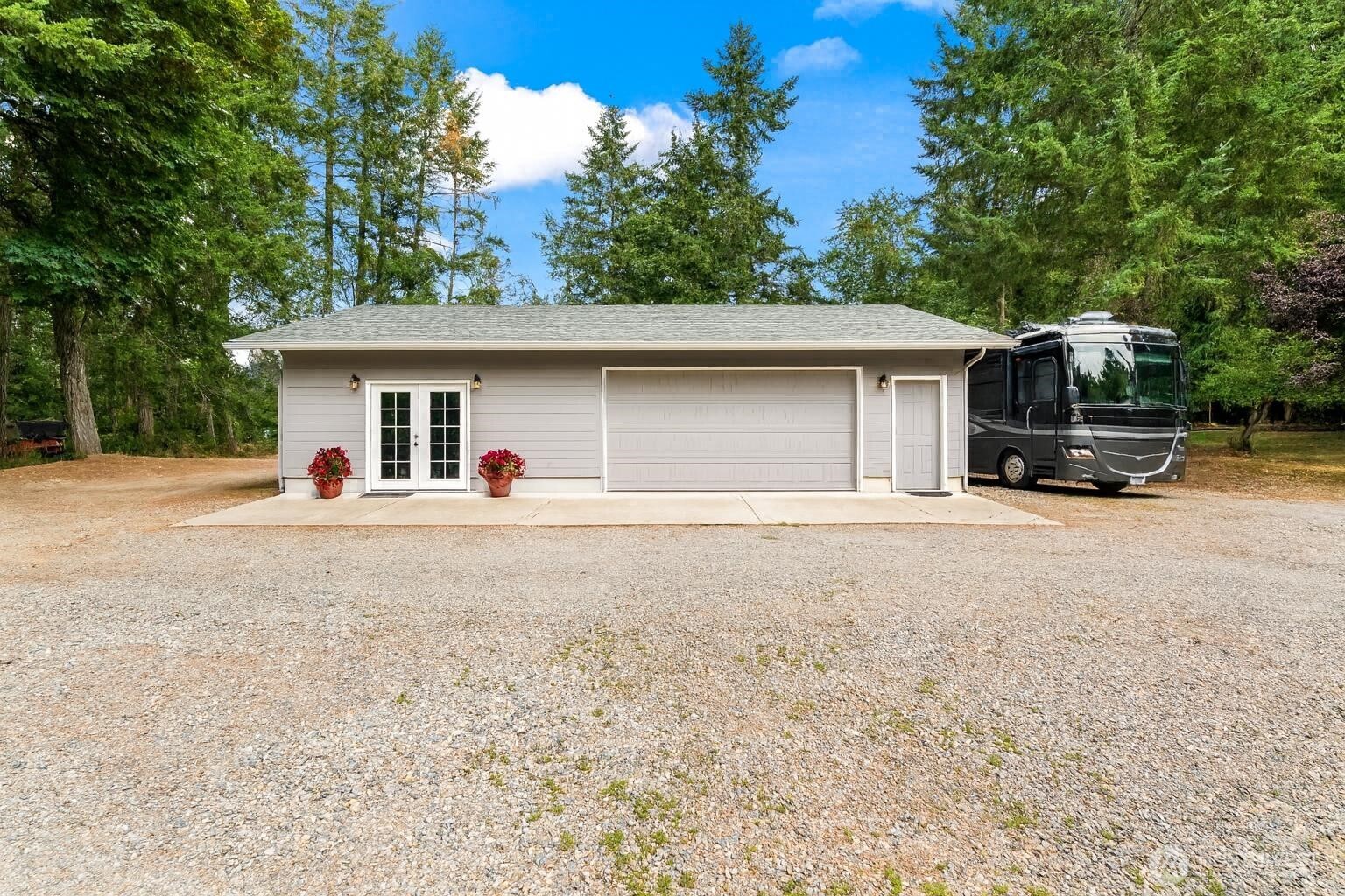407 Point Fosdick Drive Property Photo 31