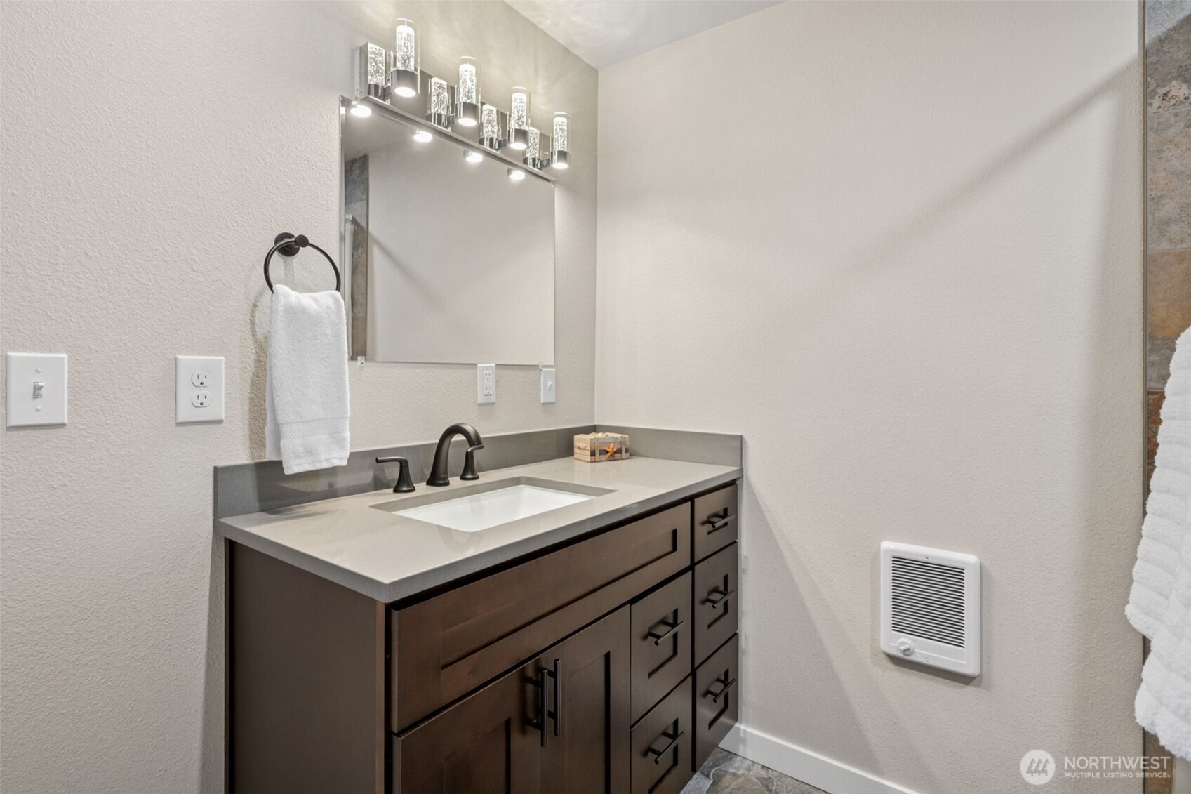 34 4th Street Property Photo 9