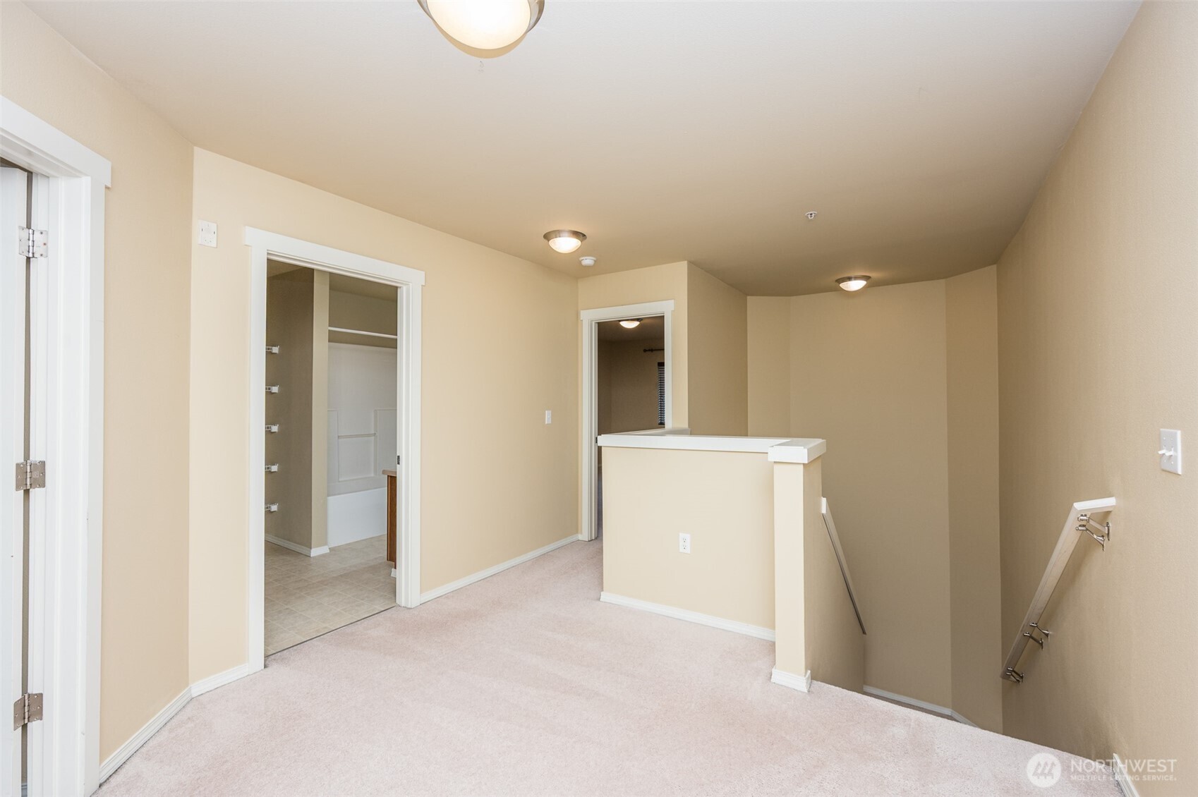 5325 Military Road B Property Photo 13