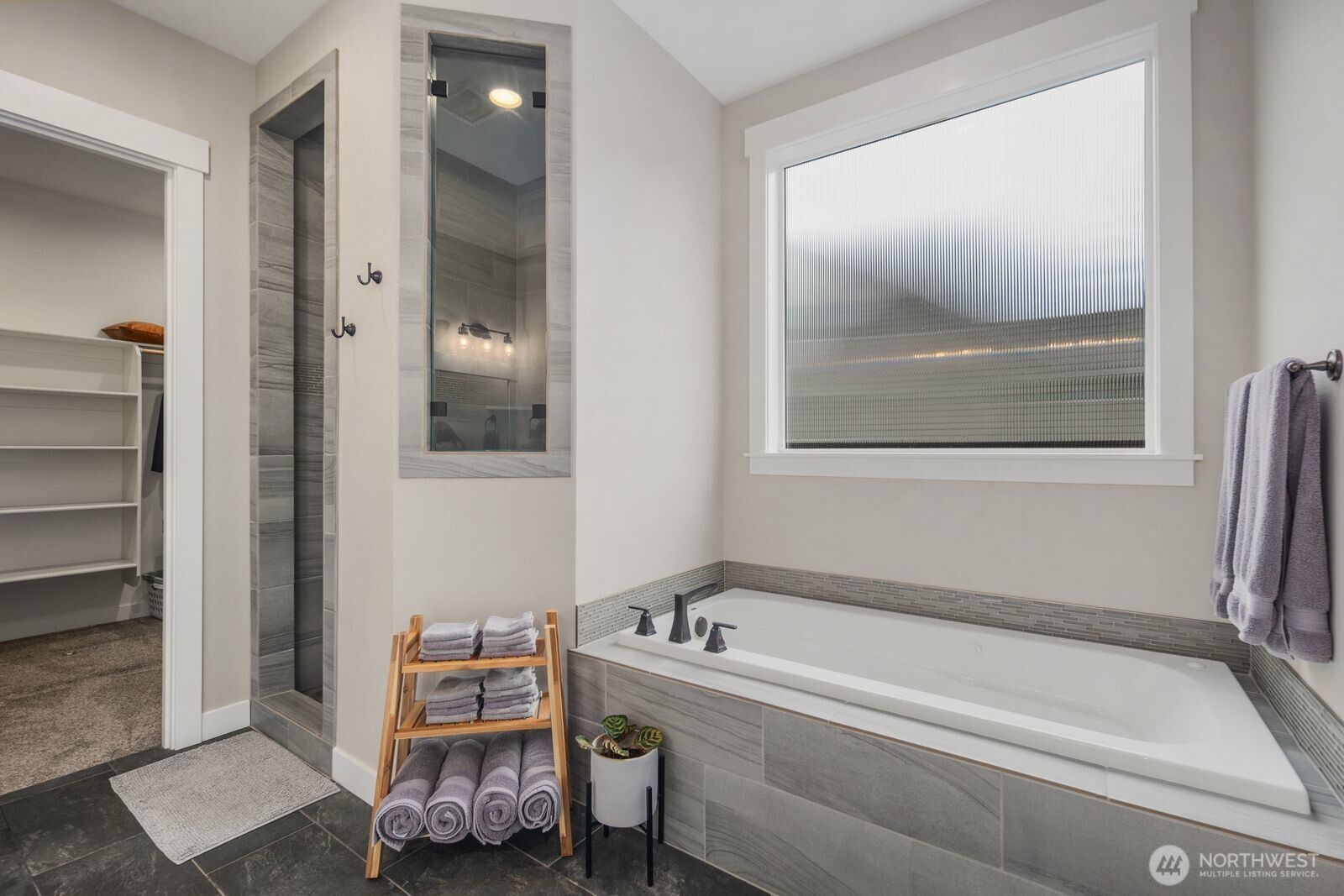 5492 Skyfall Place Property Photo 10