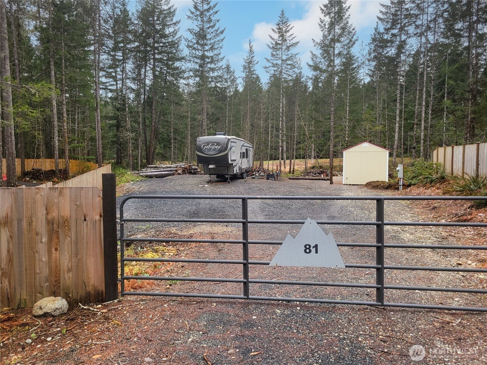 81 N Kings Way
