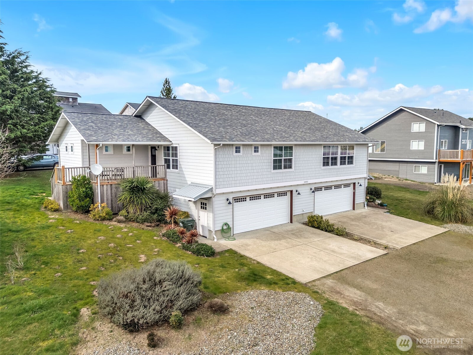 1401 N Ocean Beach Boulevard A & B Property Photo 2