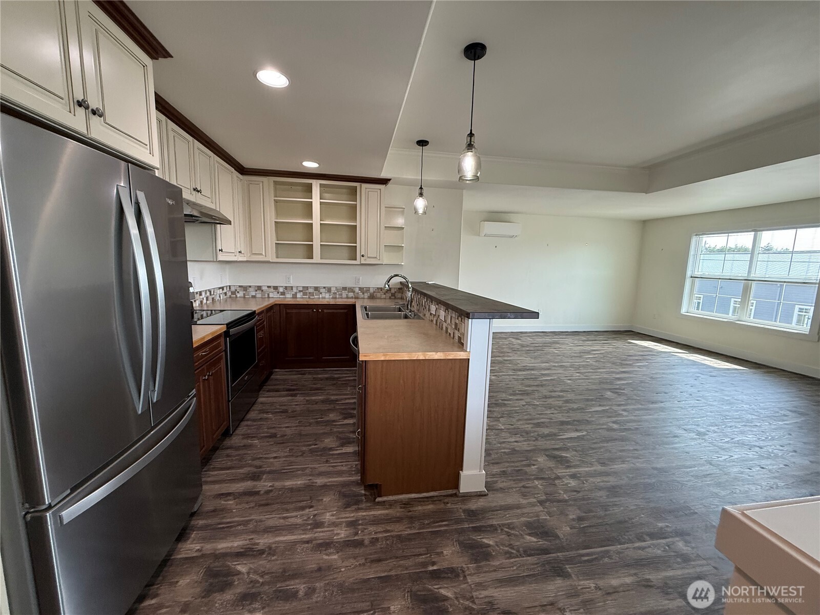 1401 N Ocean Beach Boulevard A & B Property Photo 6