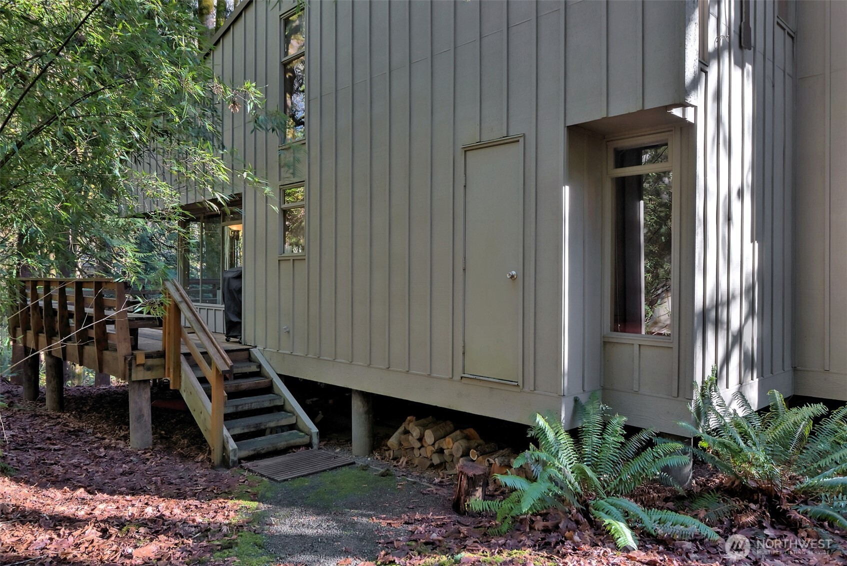731 E Promontory Road Property Photo 3